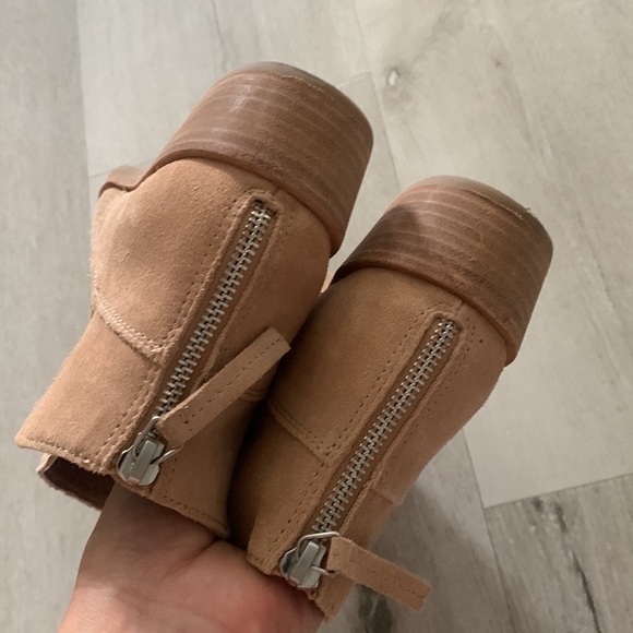 Dolce Vita laser cut booties back zipper size 8.5 camel tan suede leather - Picture 11 of 12